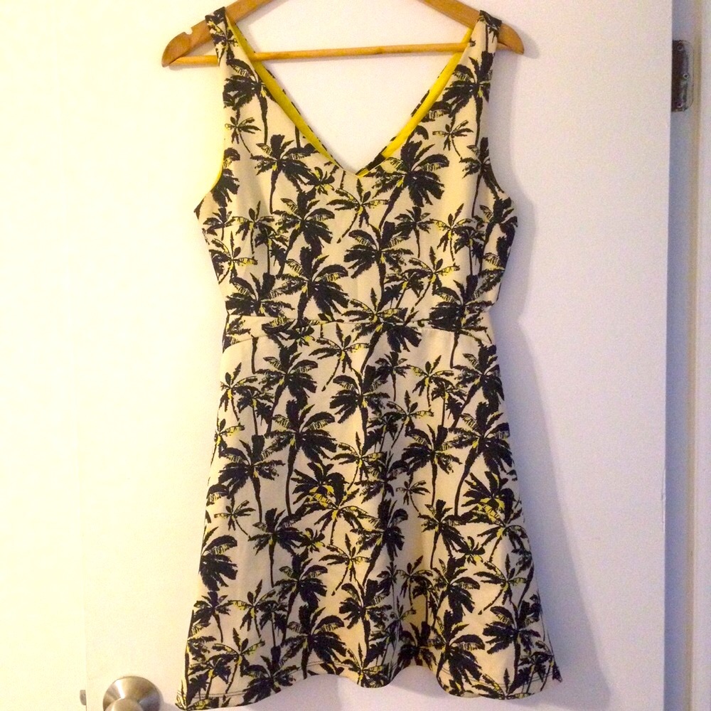 💜3 for 15 -Cute Palm Tree Dress with Cut-outs 🌴
